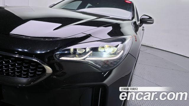 Kia Stinger 2019 — photo 8
