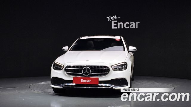 Mercedes-Benz E-Class 2021 — photo 3