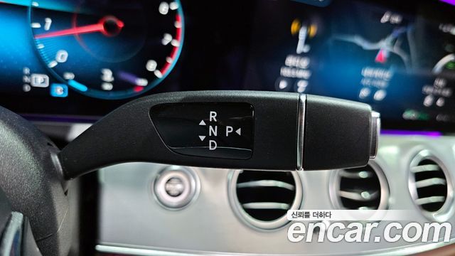Mercedes-Benz E-Class 2021 — photo 9