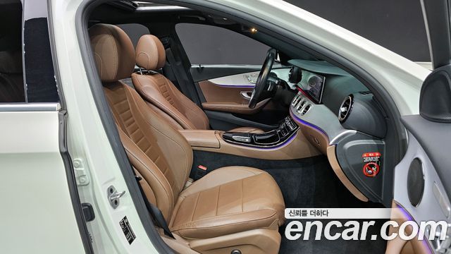 Mercedes-Benz E-Class 2021 — photo 12