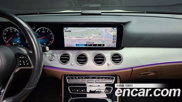 Mercedes-Benz E-Class 2021 — photo 13