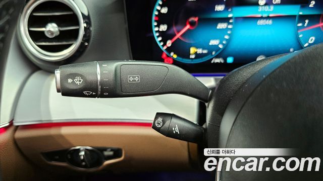 Mercedes-Benz E-Class 2021 — photo 20
