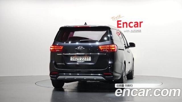 Kia Canival 2019 — photo 4