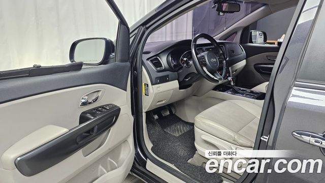 Kia Canival 2019 — photo 10