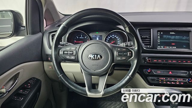 Kia Canival 2019 — photo 13