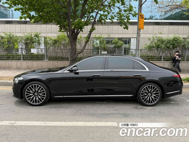 Mercedes-Benz S-Class 2025 — photo 3