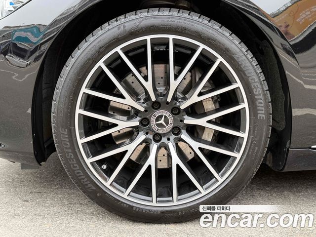 Mercedes-Benz S-Class 2025 — photo 6