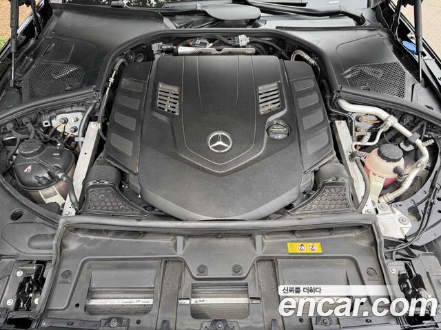 Mercedes-Benz S-Class 2025 — photo 7