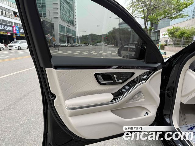 Mercedes-Benz S-Class 2025 — photo 8