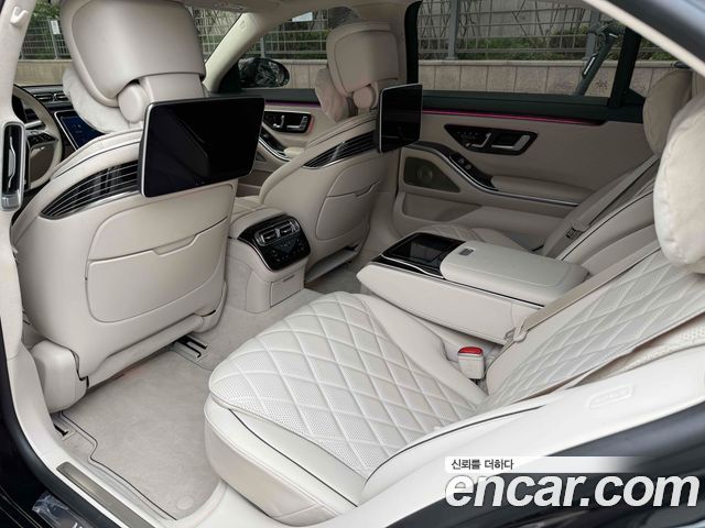 Mercedes-Benz S-Class 2025 — photo 18