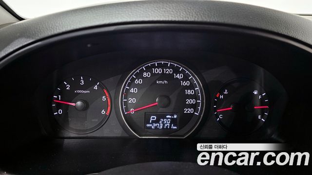 Hyundai Starex 2016 — photo 8