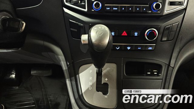 Hyundai Starex 2016 — photo 9