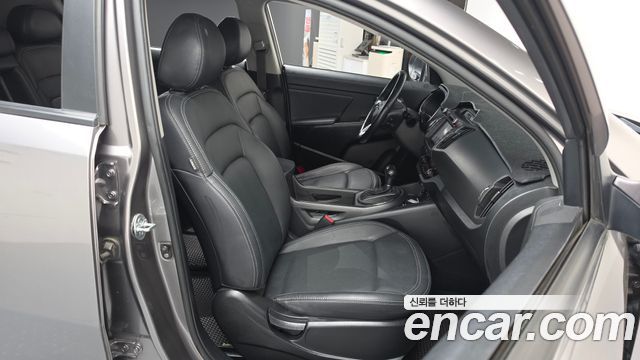 Kia Sportage 2013 — photo 16
