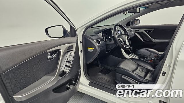 Hyundai AVANTE 2012 — photo 10