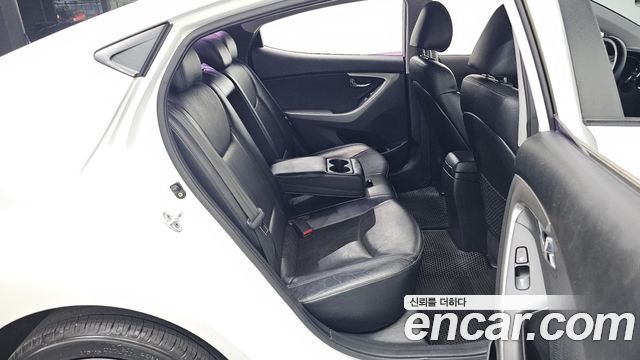 Hyundai AVANTE 2012 — photo 11