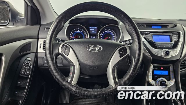 Hyundai AVANTE 2012 — photo 13