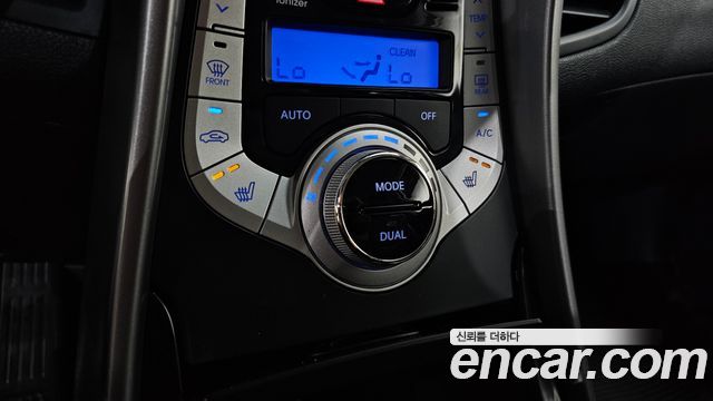 Hyundai AVANTE 2012 — photo 15