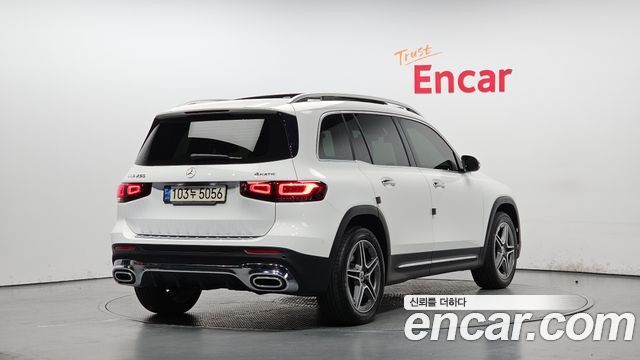 Mercedes-Benz GLB-Class 2021 — photo 2