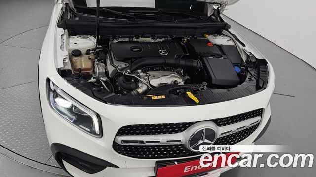 Mercedes-Benz GLB-Class 2021 — photo 6