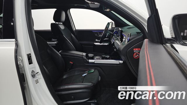 Mercedes-Benz GLB-Class 2021 — photo 10