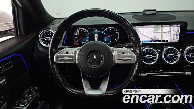 Mercedes-Benz GLB-Class 2021 — photo 13