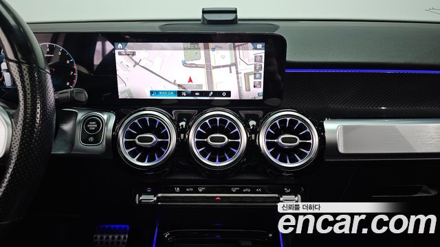 Mercedes-Benz GLB-Class 2021 — photo 14