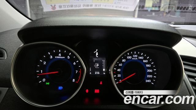 Hyundai AVANTE 2014 — photo 8