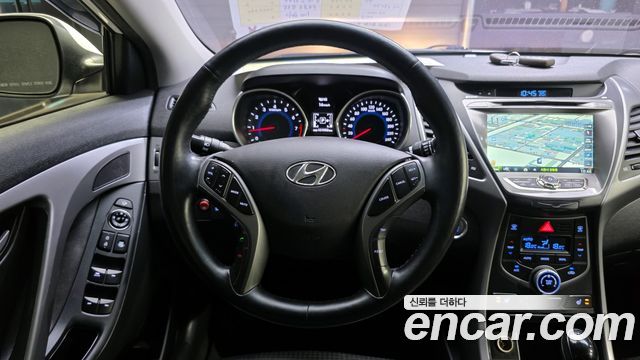 Hyundai AVANTE 2014 — photo 12