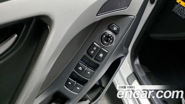 Hyundai AVANTE 2014 — photo 13