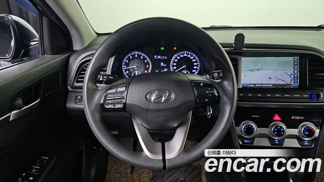 Hyundai AVANTE 2019 — photo 14