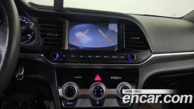 Hyundai AVANTE 2019 — photo 16