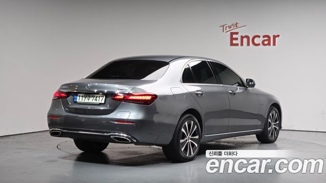 Mercedes-Benz E-Class 2021 — photo 2