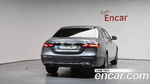 Mercedes-Benz E-Class 2021 — photo 4