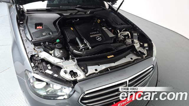 Mercedes-Benz E-Class 2021 — photo 6