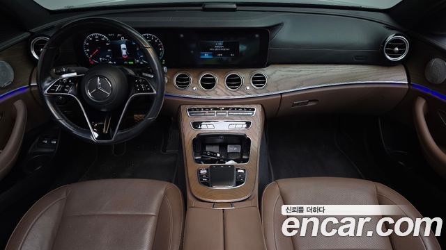 Mercedes-Benz E-Class 2021 — photo 10