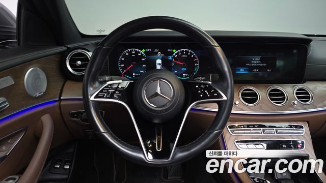 Mercedes-Benz E-Class 2021 — photo 19