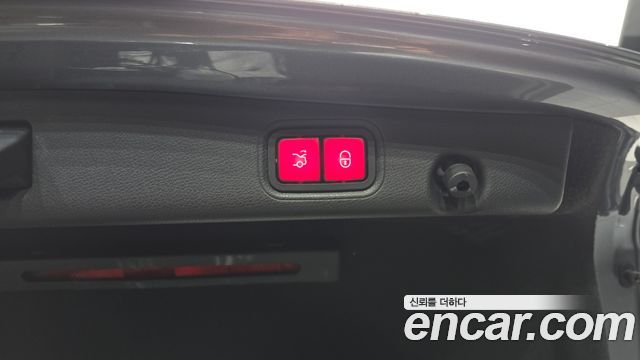 Mercedes-Benz E-Class 2021 — photo 26