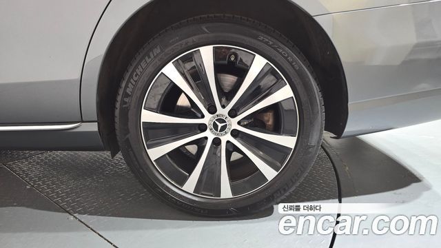 Mercedes-Benz E-Class 2021 — photo 7
