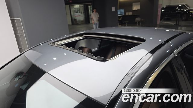 Mercedes-Benz E-Class 2021 — photo 30