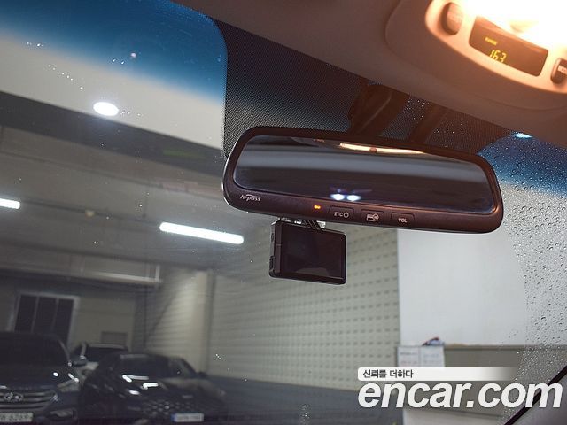 Kia Canival 2010 — photo 11