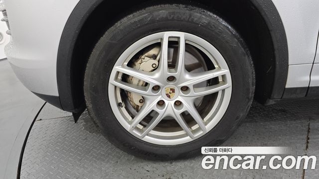 Porsche Cayenne 2011 — photo 5