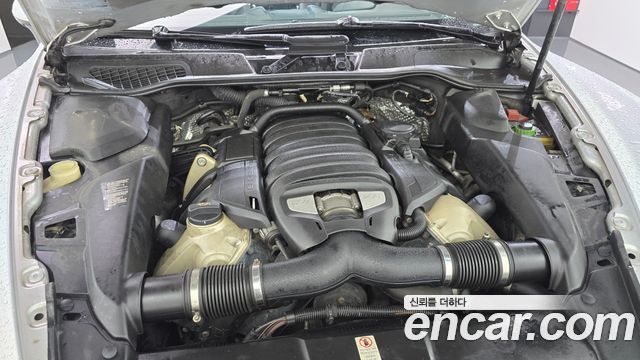 Porsche Cayenne 2011 — photo 6