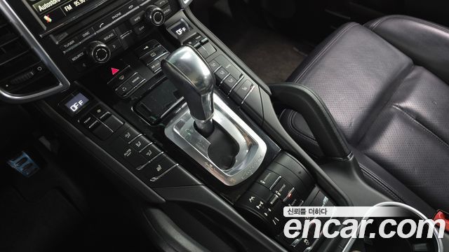 Porsche Cayenne 2011 — photo 9