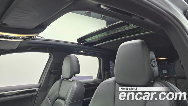 Porsche Cayenne 2011 — photo 18