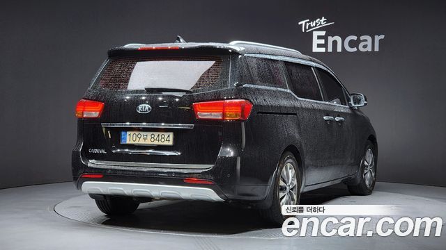 Kia Canival 2018 — photo 2