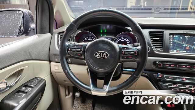 Kia Canival 2018 — photo 20