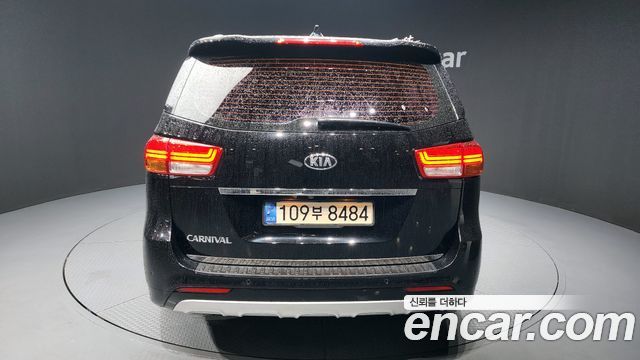Kia Canival 2018 — photo 9