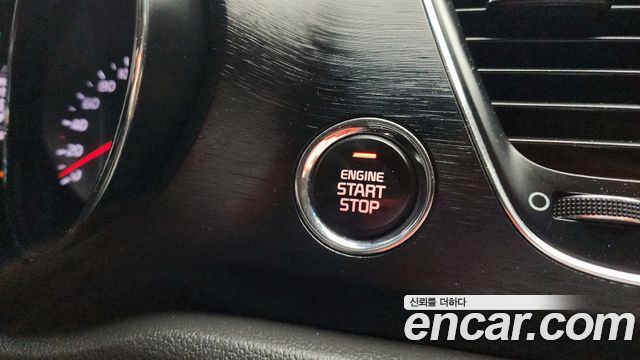 Kia Canival 2018 — photo 28