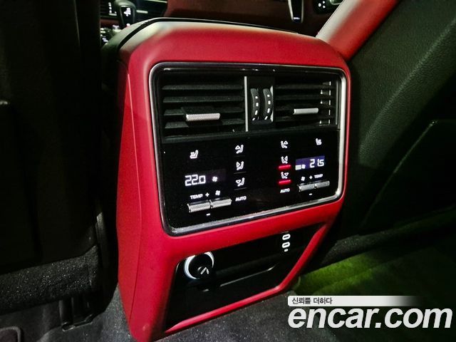 Porsche Cayenne 2020 — photo 17