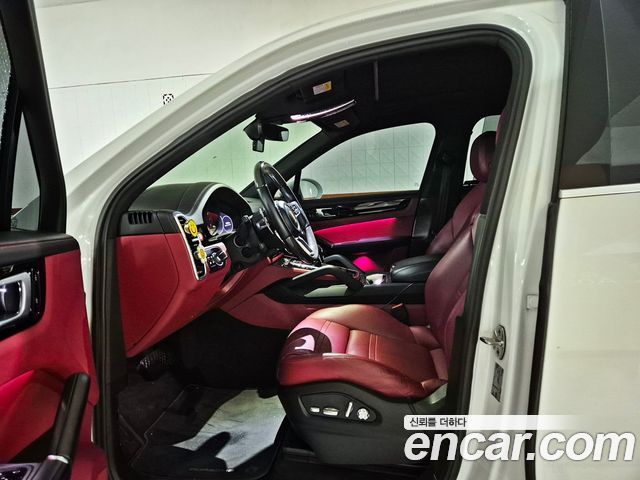 Porsche Cayenne 2020 — photo 18